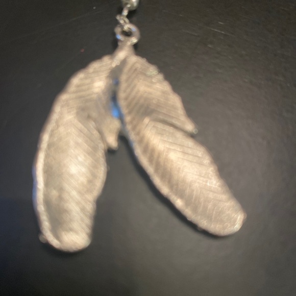 Southwestern Boho eagle falcon feather pendant silver tone chained necklace 11” - Picture 9 of 9